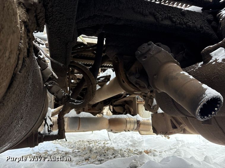 image for item YA2160 2015 Peterbilt 389 semi truck