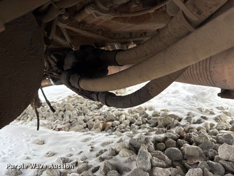 image for item YA2160 2015 Peterbilt 389 semi truck