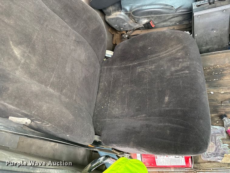 image for item YA2160 2015 Peterbilt 389 semi truck