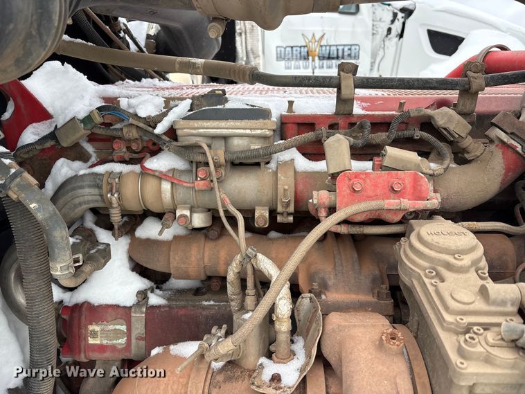 image for item YA2160 2015 Peterbilt 389 semi truck