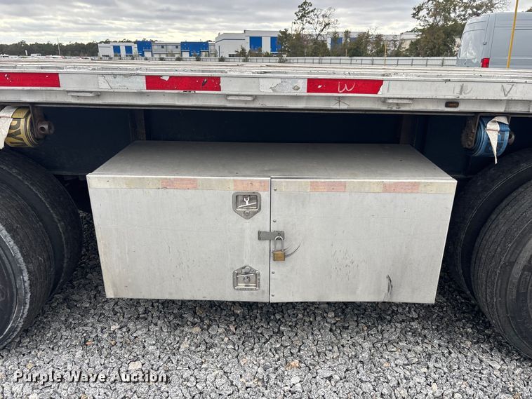 image for item YA2217 2017 Transcraft flatbed trailer