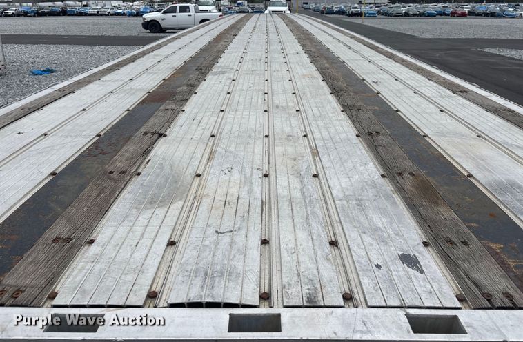 image for item YA2217 2017 Transcraft flatbed trailer