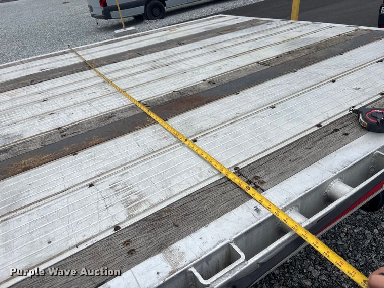 image for item YA2217 2017 Transcraft flatbed trailer