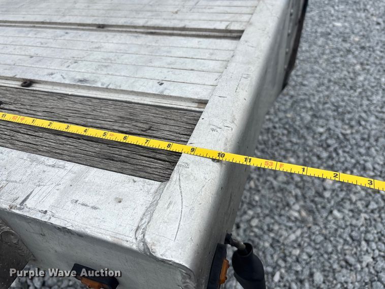 image for item YA2217 2017 Transcraft flatbed trailer