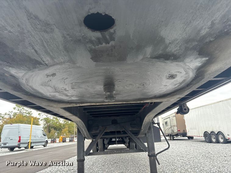 image for item YA2217 2017 Transcraft flatbed trailer