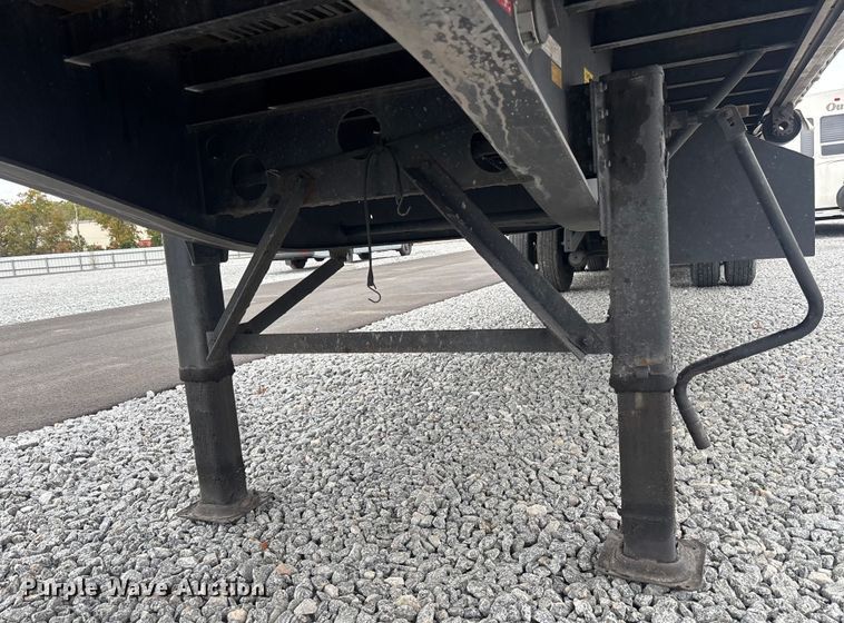 image for item YA2217 2017 Transcraft flatbed trailer