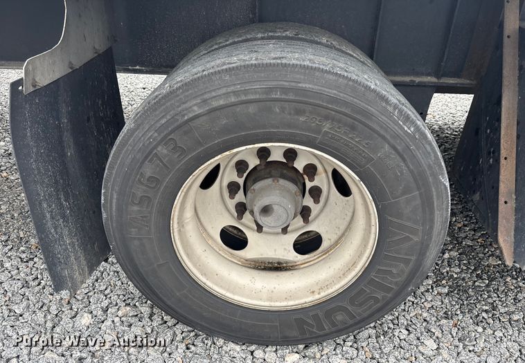 image for item YA2217 2017 Transcraft flatbed trailer