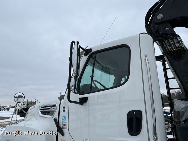 image for item YA2227 2020 Freightliner 114SD crane truck