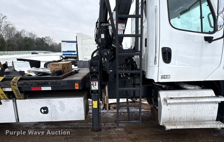 image for item YA2227 2020 Freightliner 114SD crane truck