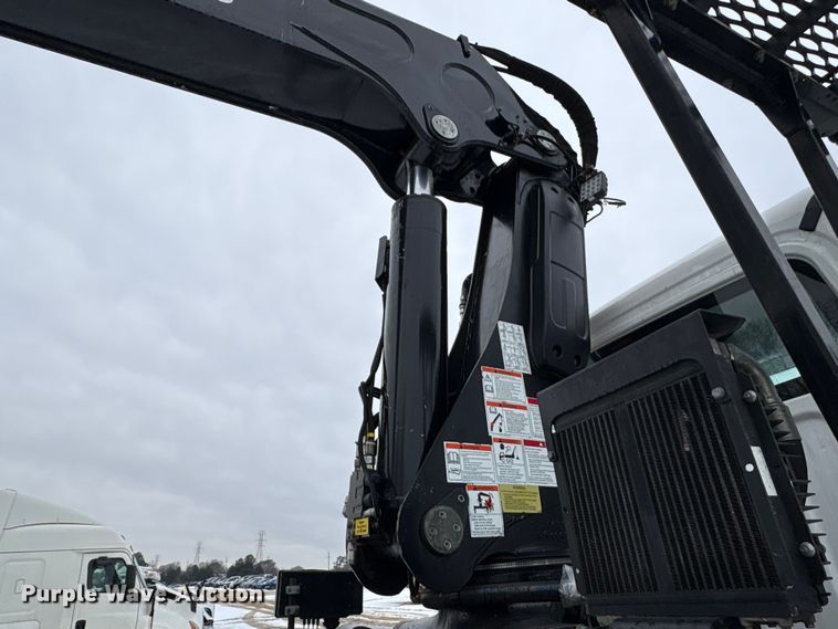 image for item YA2227 2020 Freightliner 114SD crane truck