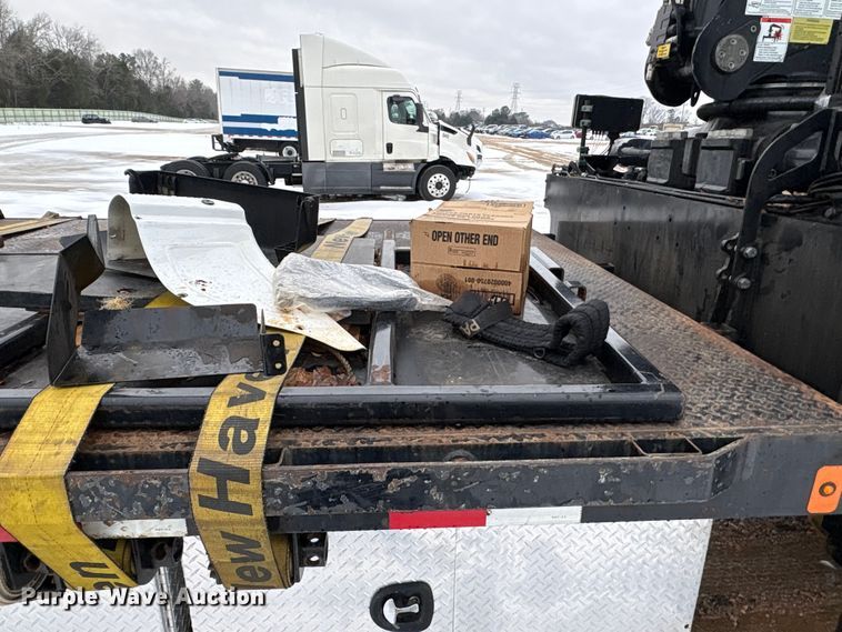 image for item YA2227 2020 Freightliner 114SD crane truck