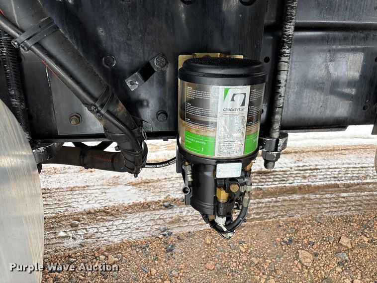 image for item YA2227 2020 Freightliner 114SD crane truck