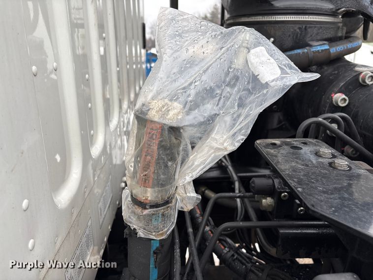 image for item YA2227 2020 Freightliner 114SD crane truck