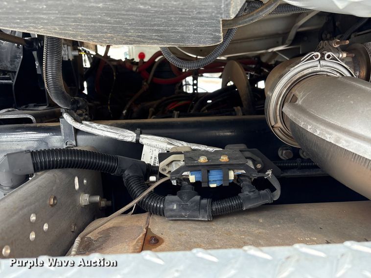 image for item YA2227 2020 Freightliner 114SD crane truck