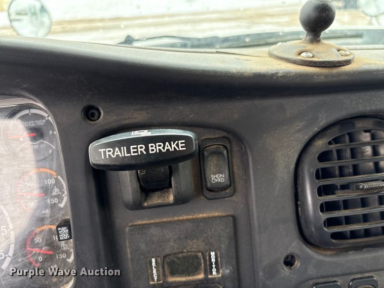 image for item YA2227 2020 Freightliner 114SD crane truck