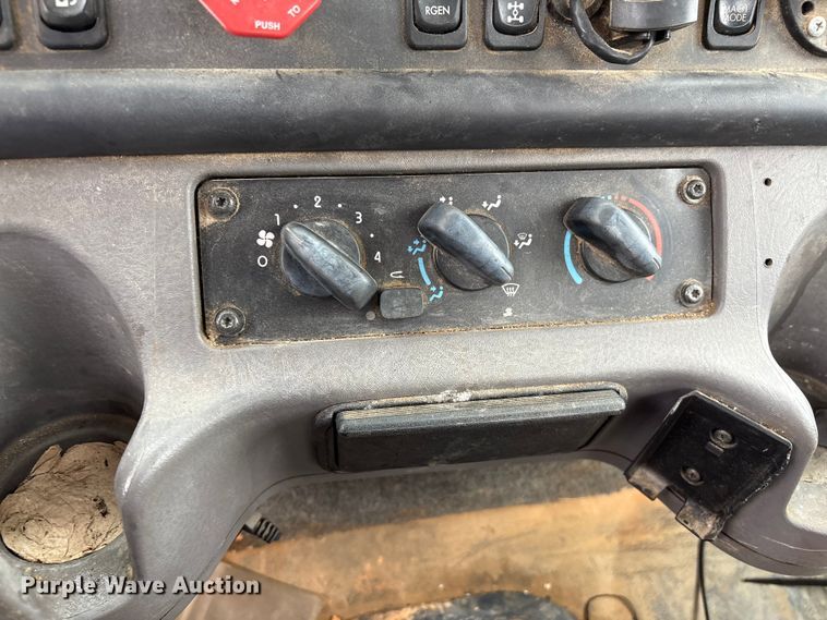 image for item YA2227 2020 Freightliner 114SD crane truck