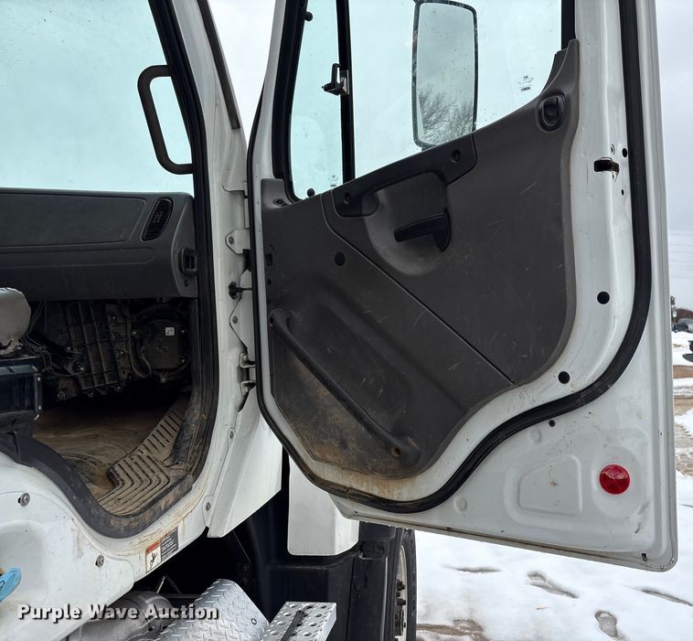 image for item YA2227 2020 Freightliner 114SD crane truck