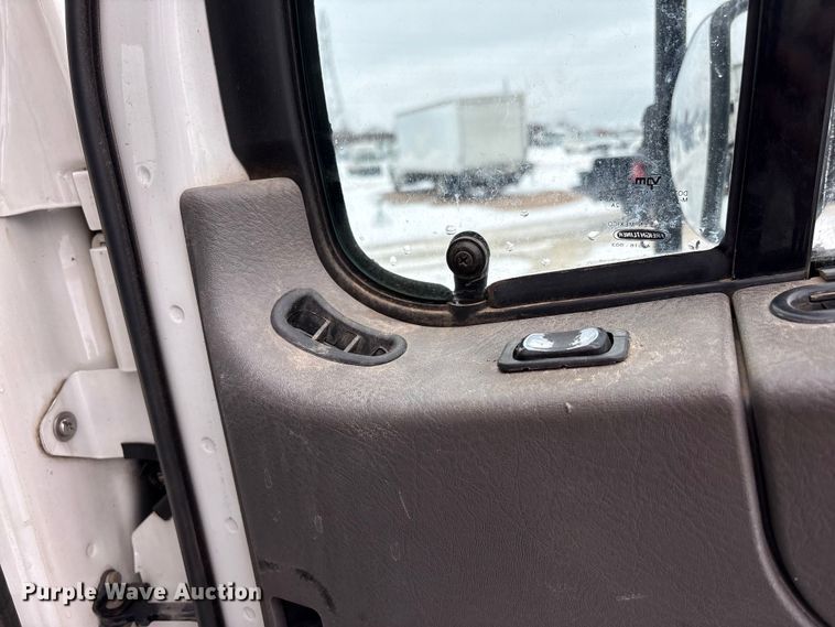 image for item YA2227 2020 Freightliner 114SD crane truck