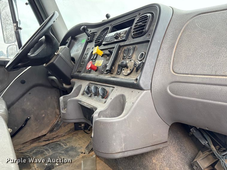 image for item YA2227 2020 Freightliner 114SD crane truck