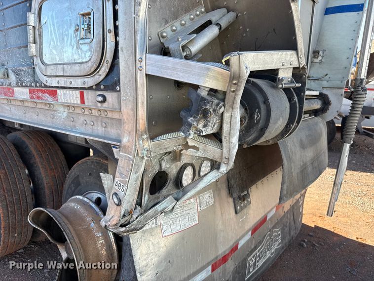 image for item YA2235 2026 Wilson DWBT-750B live bottom trailer