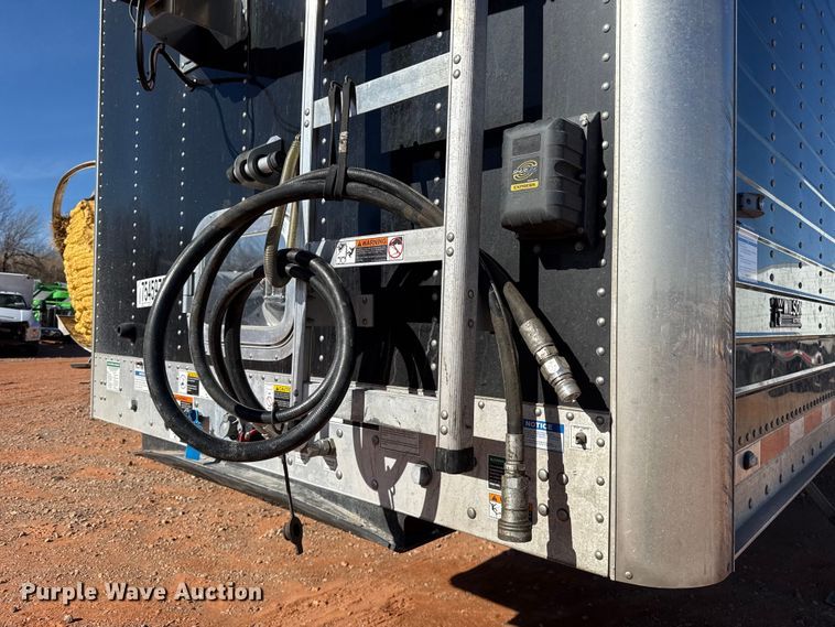 image for item YA2235 2026 Wilson DWBT-750B live bottom trailer