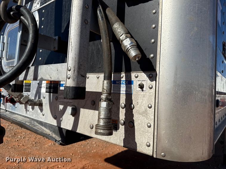 image for item YA2235 2026 Wilson DWBT-750B live bottom trailer