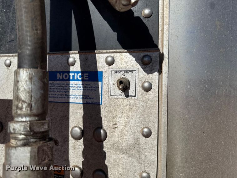 image for item YA2235 2026 Wilson DWBT-750B live bottom trailer