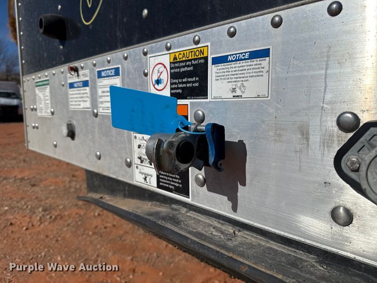 image for item YA2235 2026 Wilson DWBT-750B live bottom trailer