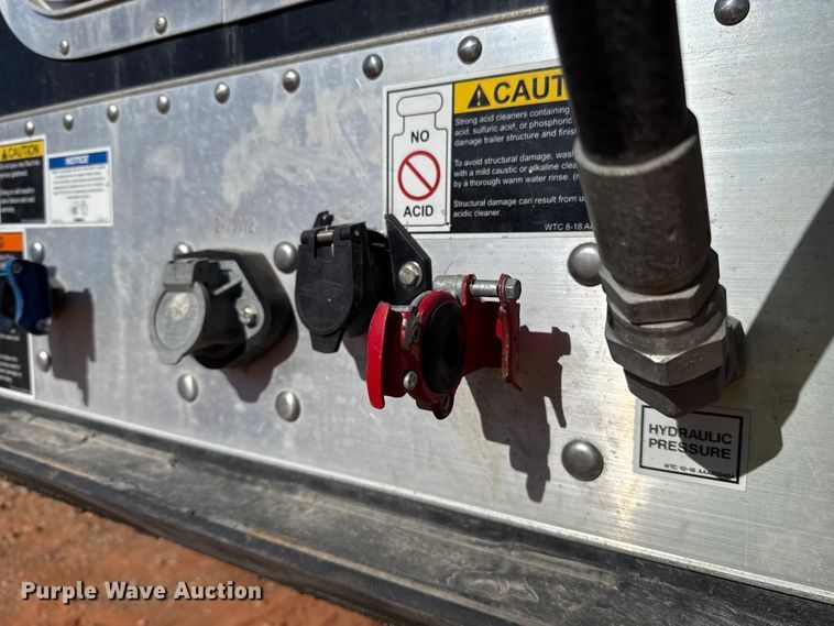 image for item YA2235 2026 Wilson DWBT-750B live bottom trailer