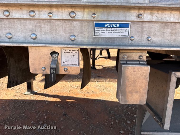 image for item YA2235 2026 Wilson DWBT-750B live bottom trailer