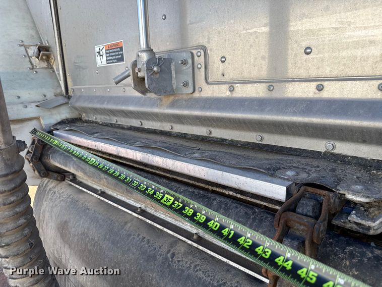 image for item YA2235 2026 Wilson DWBT-750B live bottom trailer