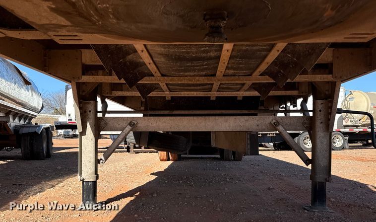 image for item YA2235 2026 Wilson DWBT-750B live bottom trailer