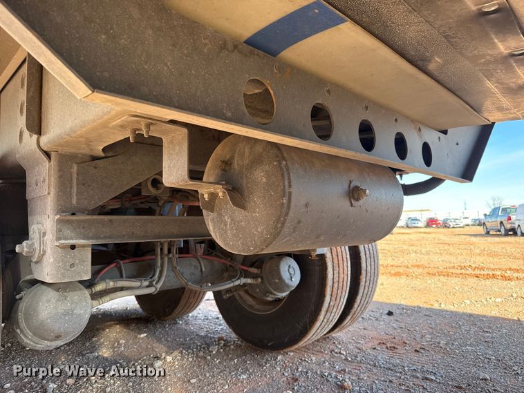 image for item YA2235 2026 Wilson DWBT-750B live bottom trailer