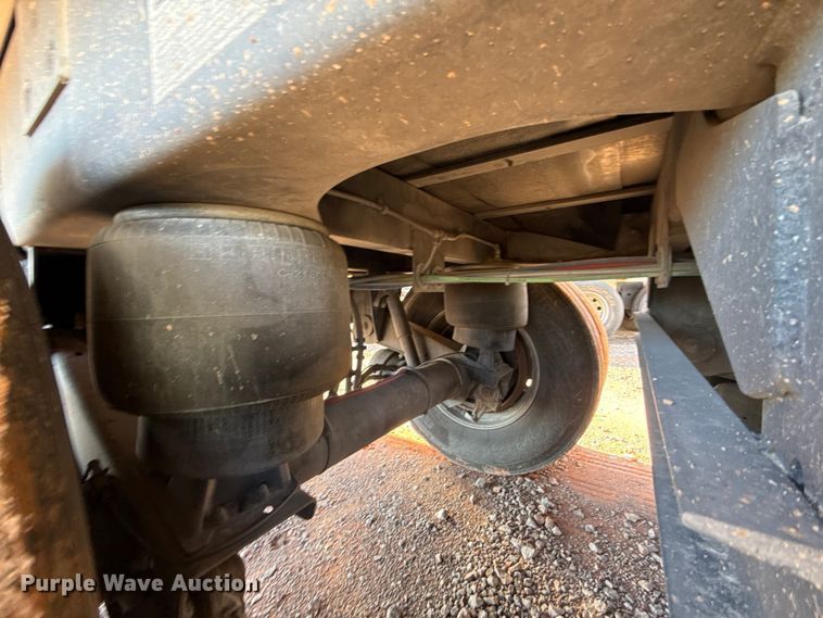 image for item YA2235 2026 Wilson DWBT-750B live bottom trailer