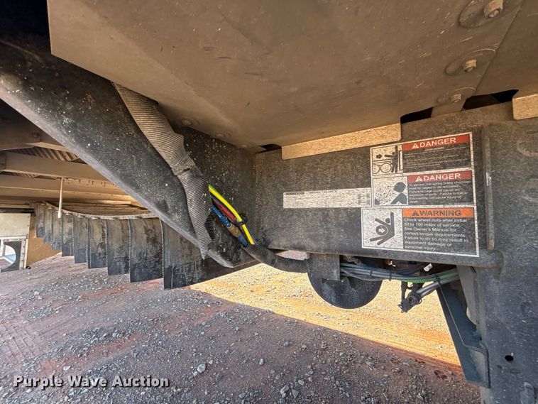 image for item YA2235 2026 Wilson DWBT-750B live bottom trailer