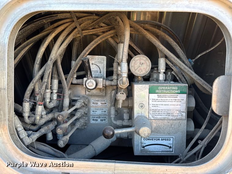 image for item YA2235 2026 Wilson DWBT-750B live bottom trailer