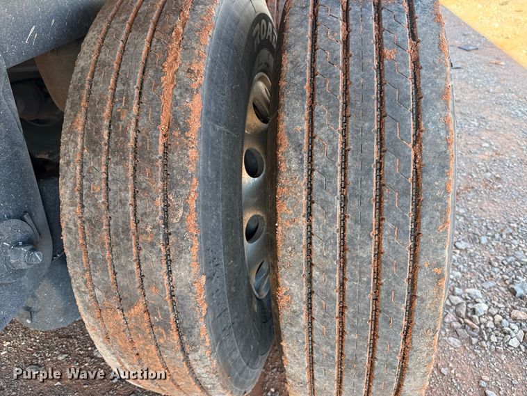 image for item YA2235 2026 Wilson DWBT-750B live bottom trailer