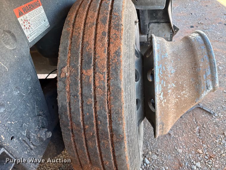 image for item YA2235 2026 Wilson DWBT-750B live bottom trailer