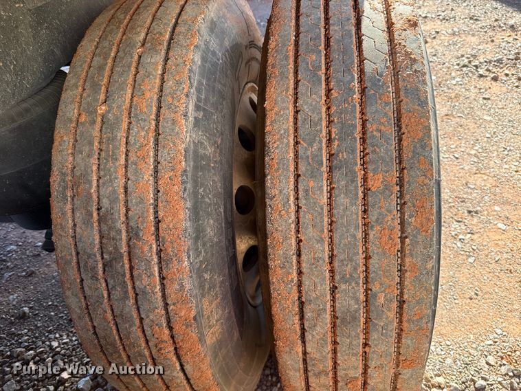 image for item YA2235 2026 Wilson DWBT-750B live bottom trailer