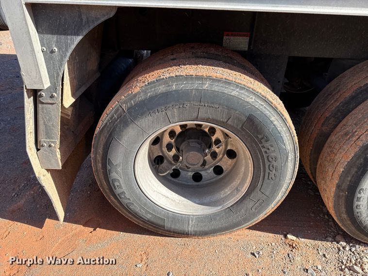 image for item YA2235 2026 Wilson DWBT-750B live bottom trailer