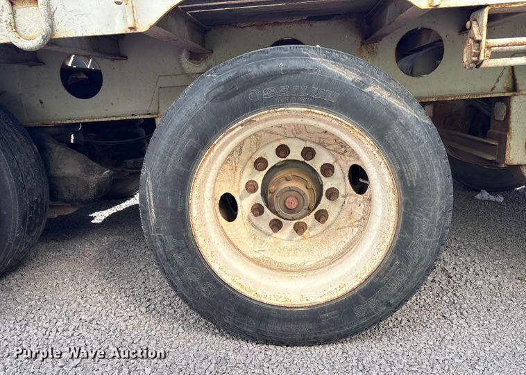 image for item YA2428 2001 K-Line 1851-2 lowboy equipment trailer