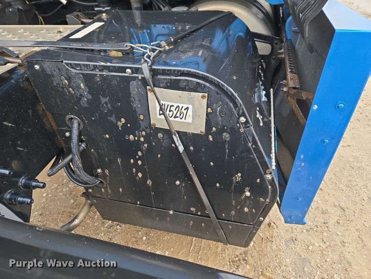 image for item YA2483 2019 Freightliner Cascadia semi truck