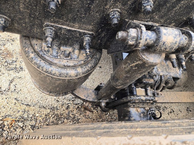 image for item YA2483 2019 Freightliner Cascadia semi truck