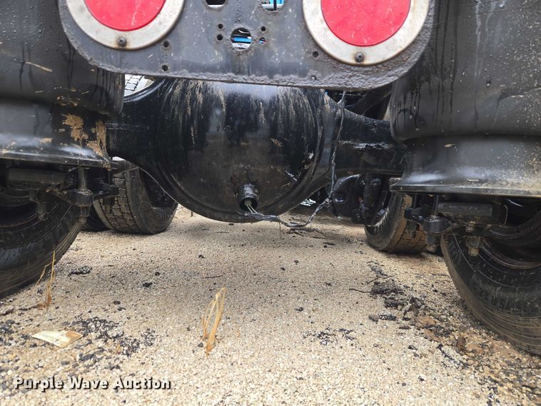 image for item YA2483 2019 Freightliner Cascadia semi truck