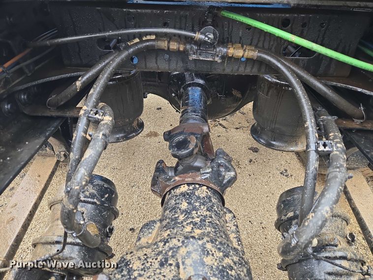 image for item YA2483 2019 Freightliner Cascadia semi truck