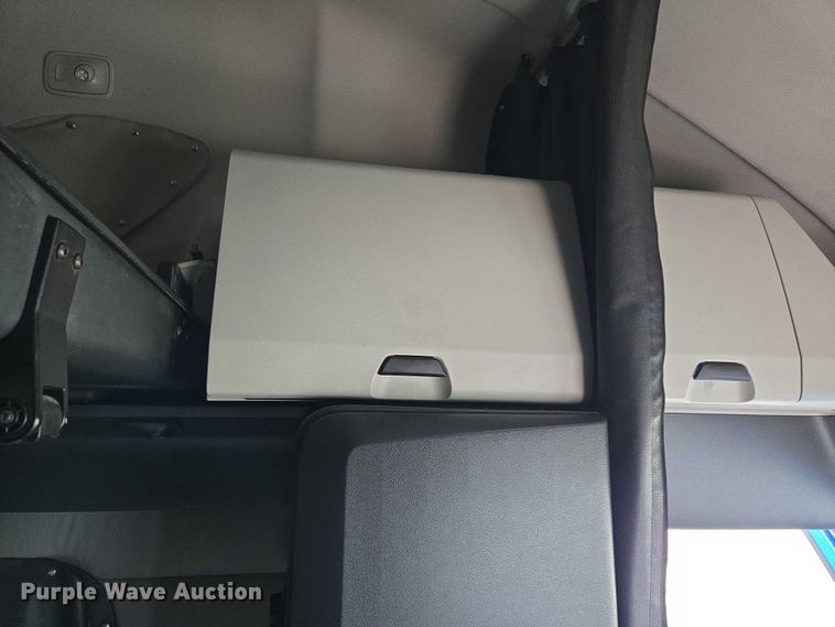 image for item YA2483 2019 Freightliner Cascadia semi truck