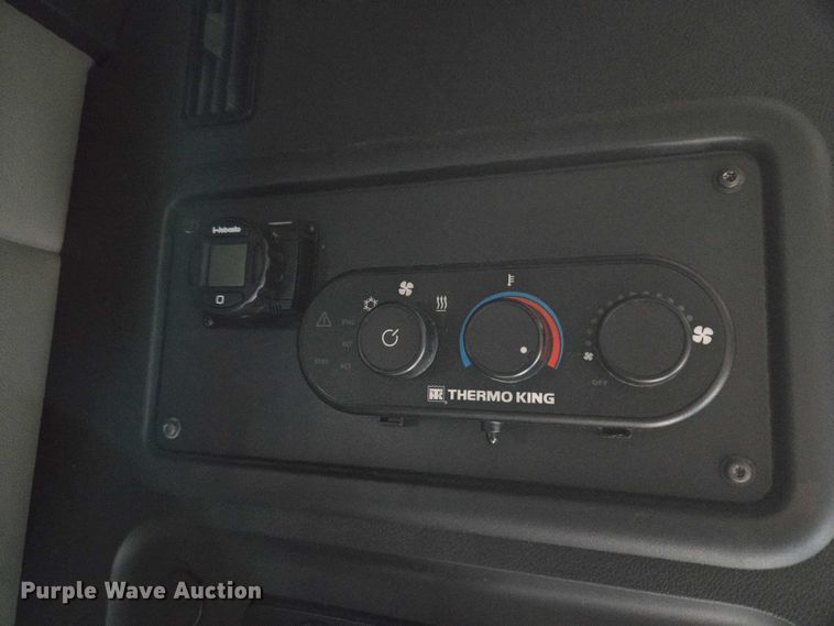 image for item YA2483 2019 Freightliner Cascadia semi truck