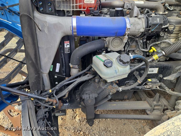 image for item YA2483 2019 Freightliner Cascadia semi truck