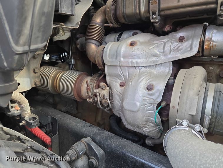 image for item YA2483 2019 Freightliner Cascadia semi truck