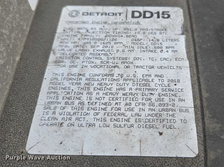 image for item YA2483 2019 Freightliner Cascadia semi truck